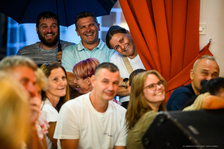 STAND UP (50 of 71)